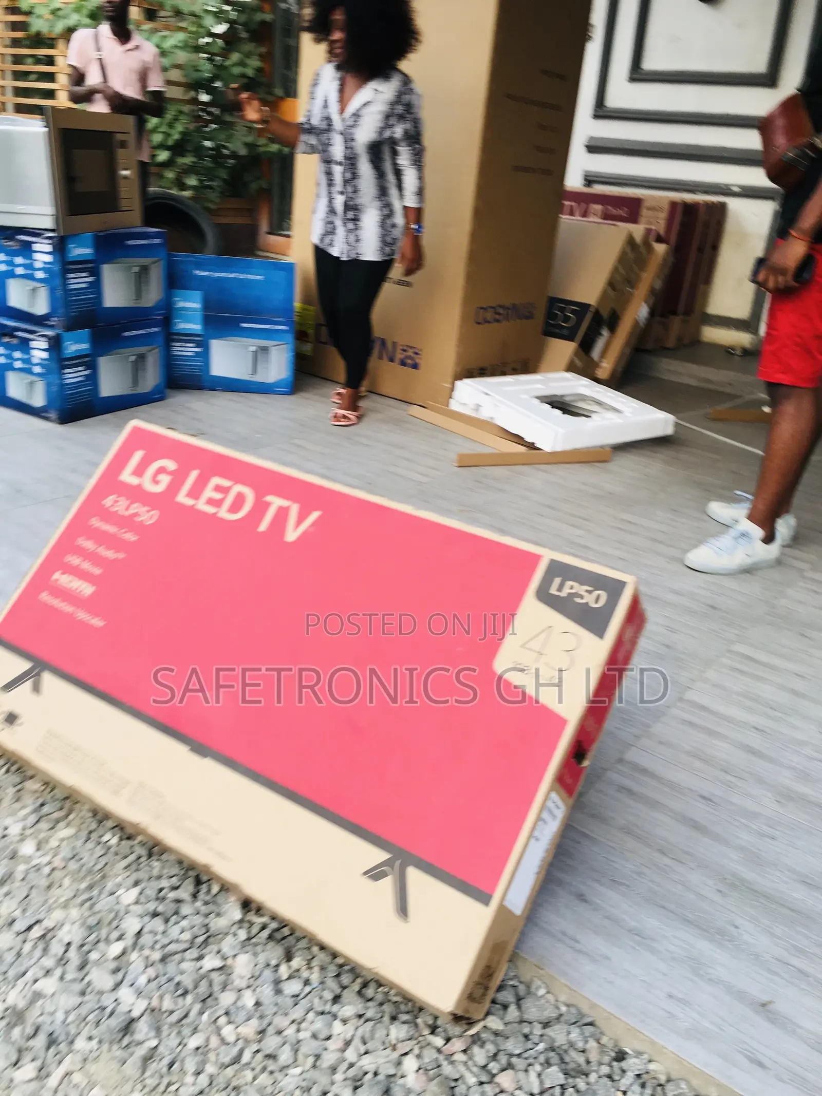 43 Inches Glossy LED Black Smart Electric LP50 UHD LG Tv