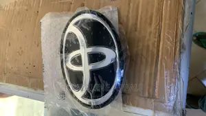 Glass Crown for Toyota Corolla 2017 Sports