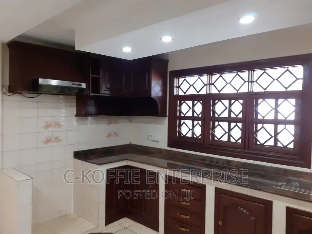 5bdrm House in Labone for rent