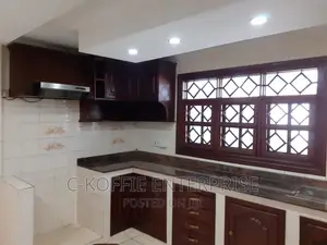 5bdrm House in Labone for rent