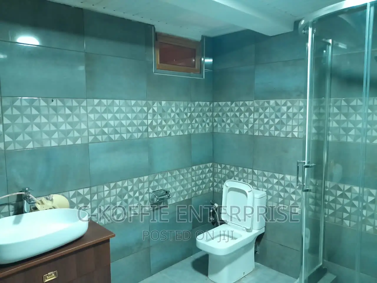 5bdrm House in Labone for rent