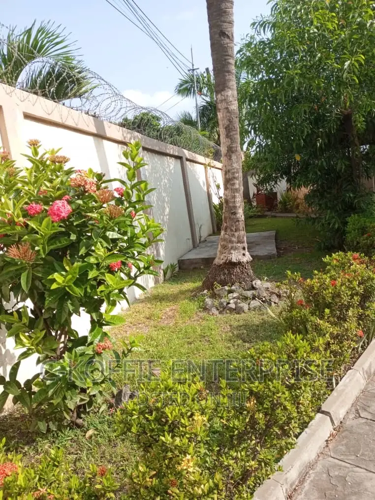 5bdrm House in Labone for rent