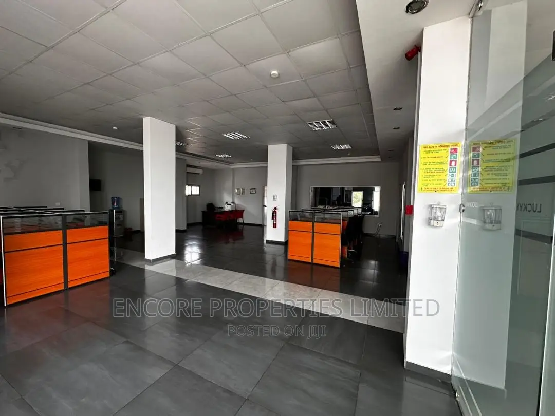 6bdrm Duplex in Encore Properties, Labone for rent