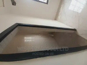 3bdrm House in Community 25, Tema Metropolitan for sale