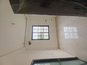 3bdrm House in Community 25, Tema Metropolitan for sale