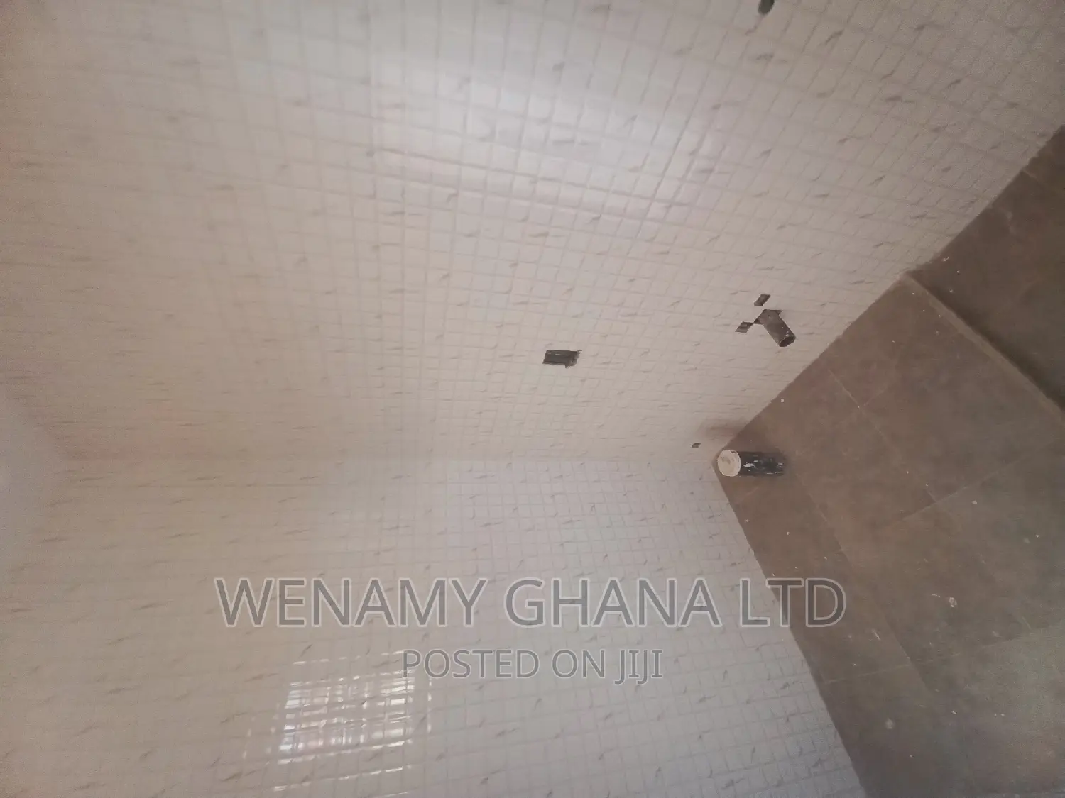3bdrm House in Community 25, Tema Metropolitan for sale