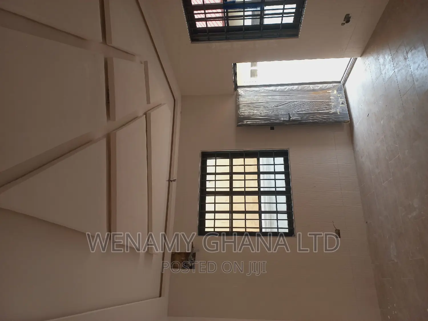 3bdrm House in Community 25, Tema Metropolitan for sale