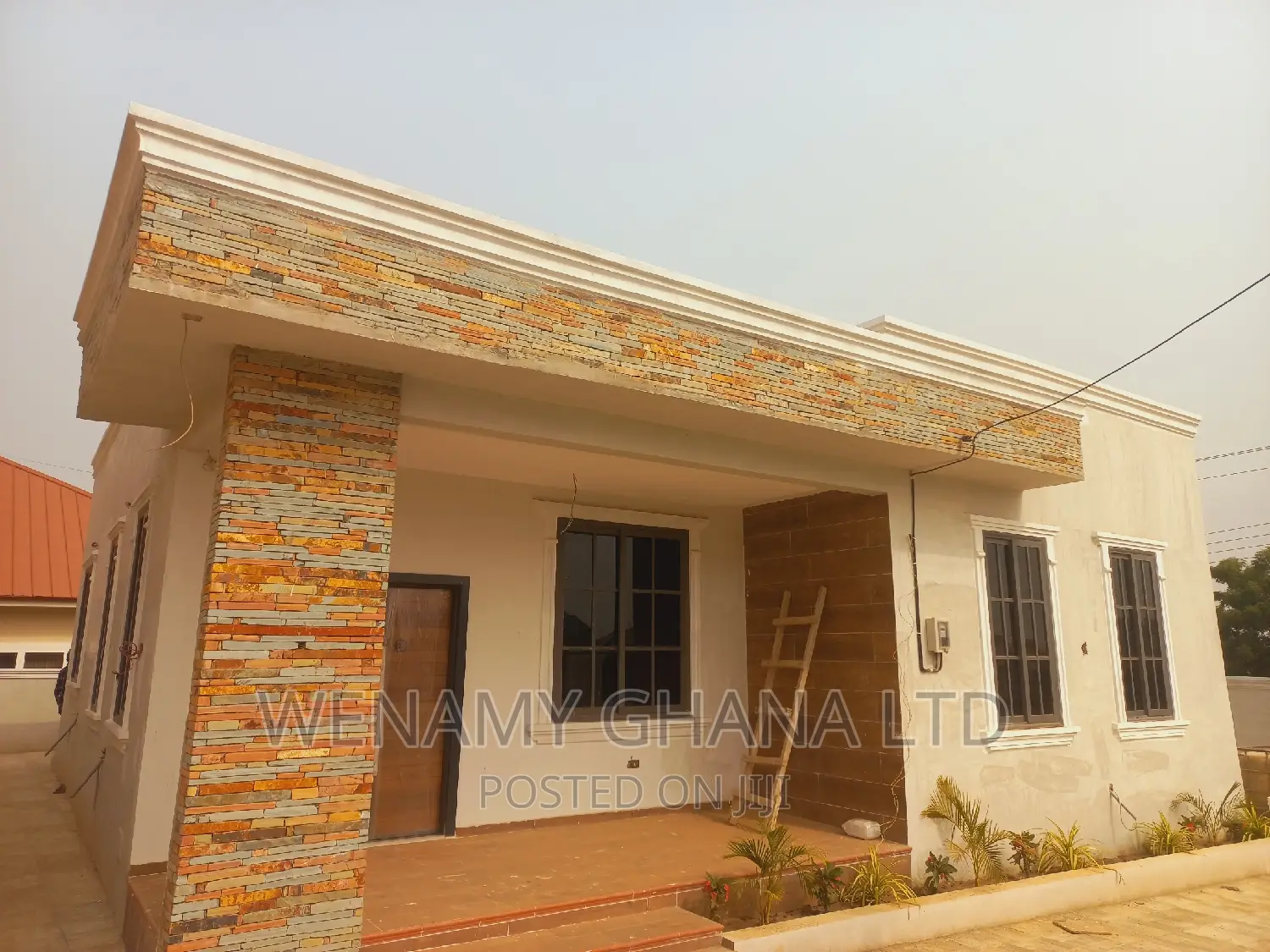 3bdrm House in Community 25, Tema Metropolitan for sale