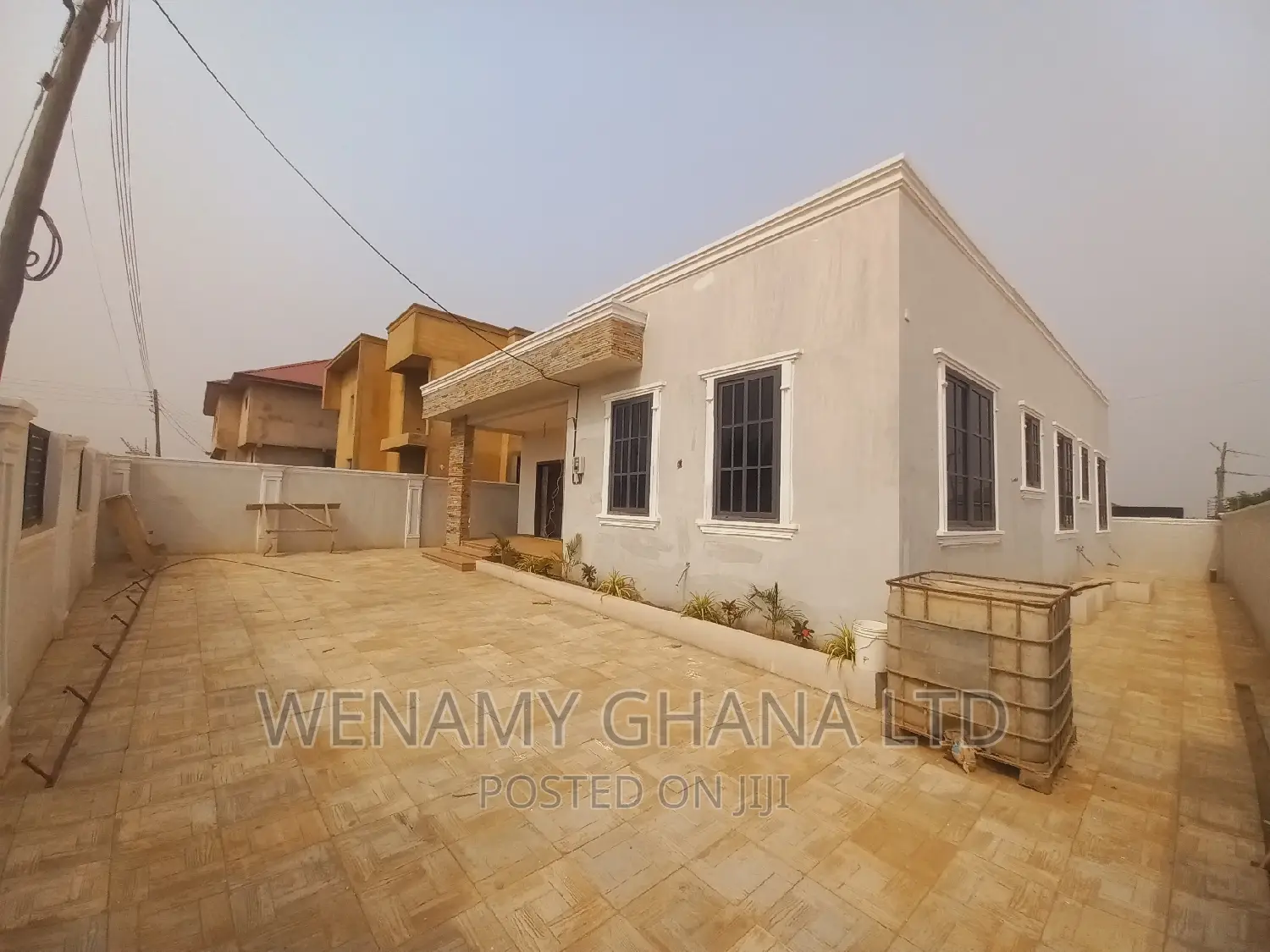 3bdrm House in Community 25, Tema Metropolitan for sale