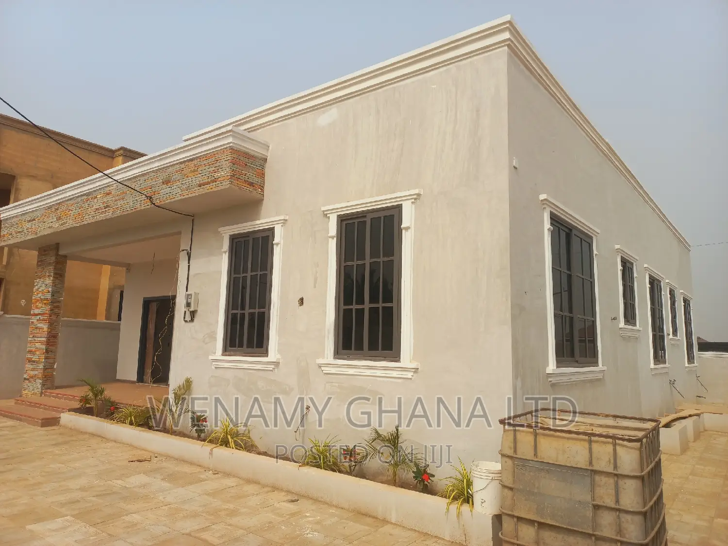 3bdrm House in Community 25, Tema Metropolitan for sale