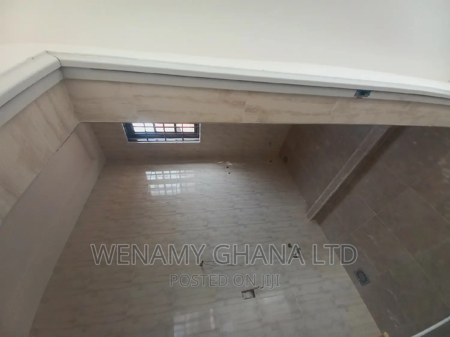 3bdrm House in Community 25, Tema Metropolitan for sale