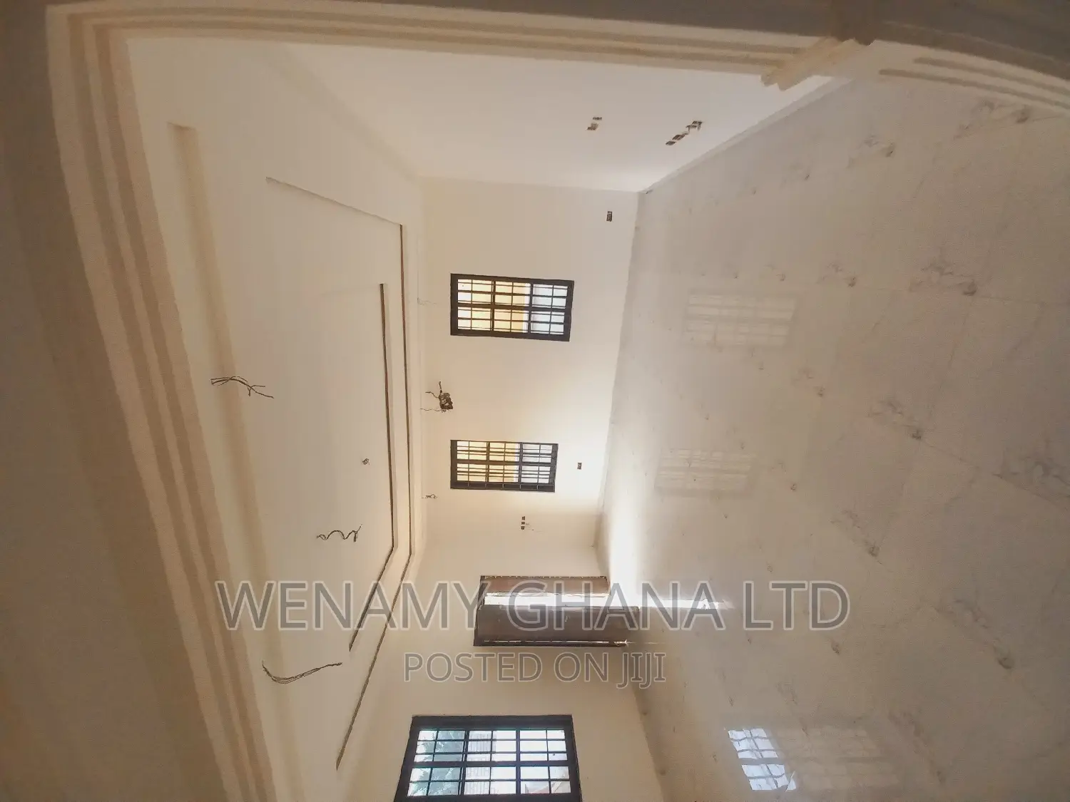 3bdrm House in Community 25, Tema Metropolitan for sale