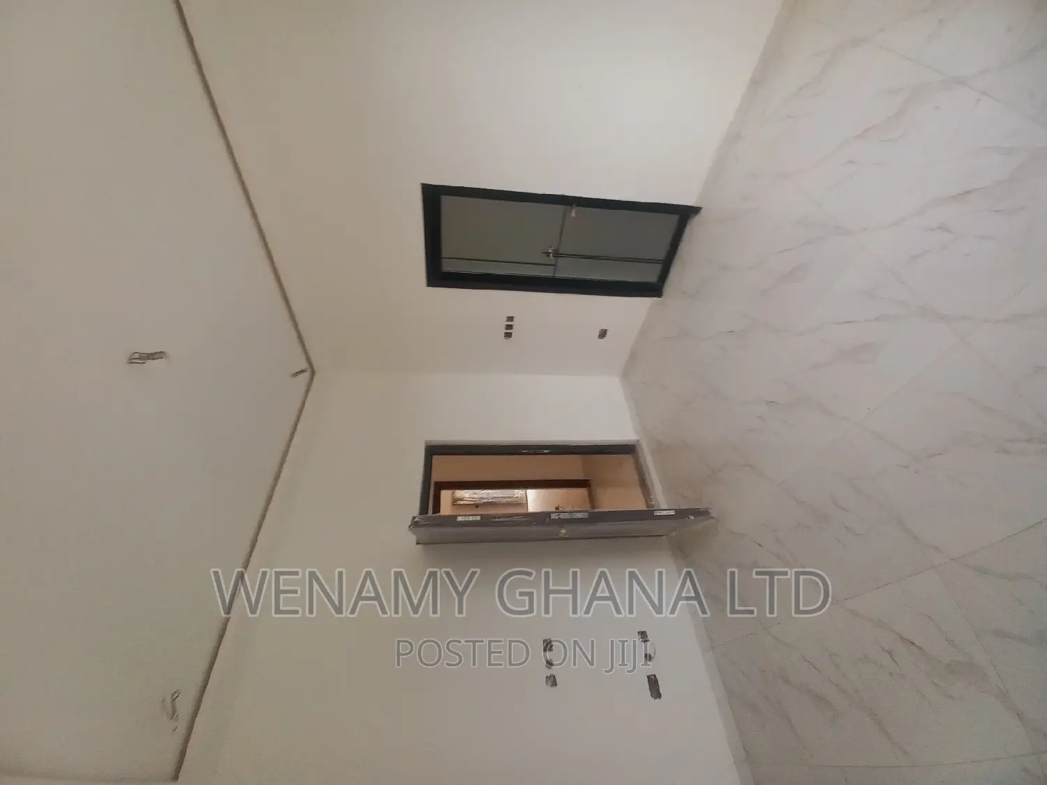 3bdrm House in Community 25, Tema Metropolitan for sale