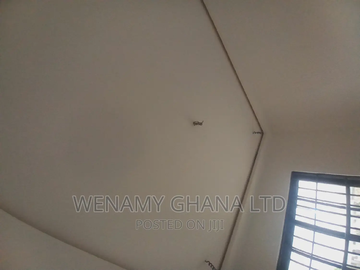 3bdrm House in Community 25, Tema Metropolitan for sale