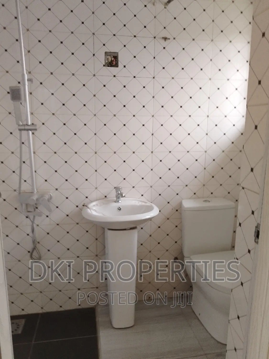 3bdrm House in Dki Properties, Valley View Area for sale
