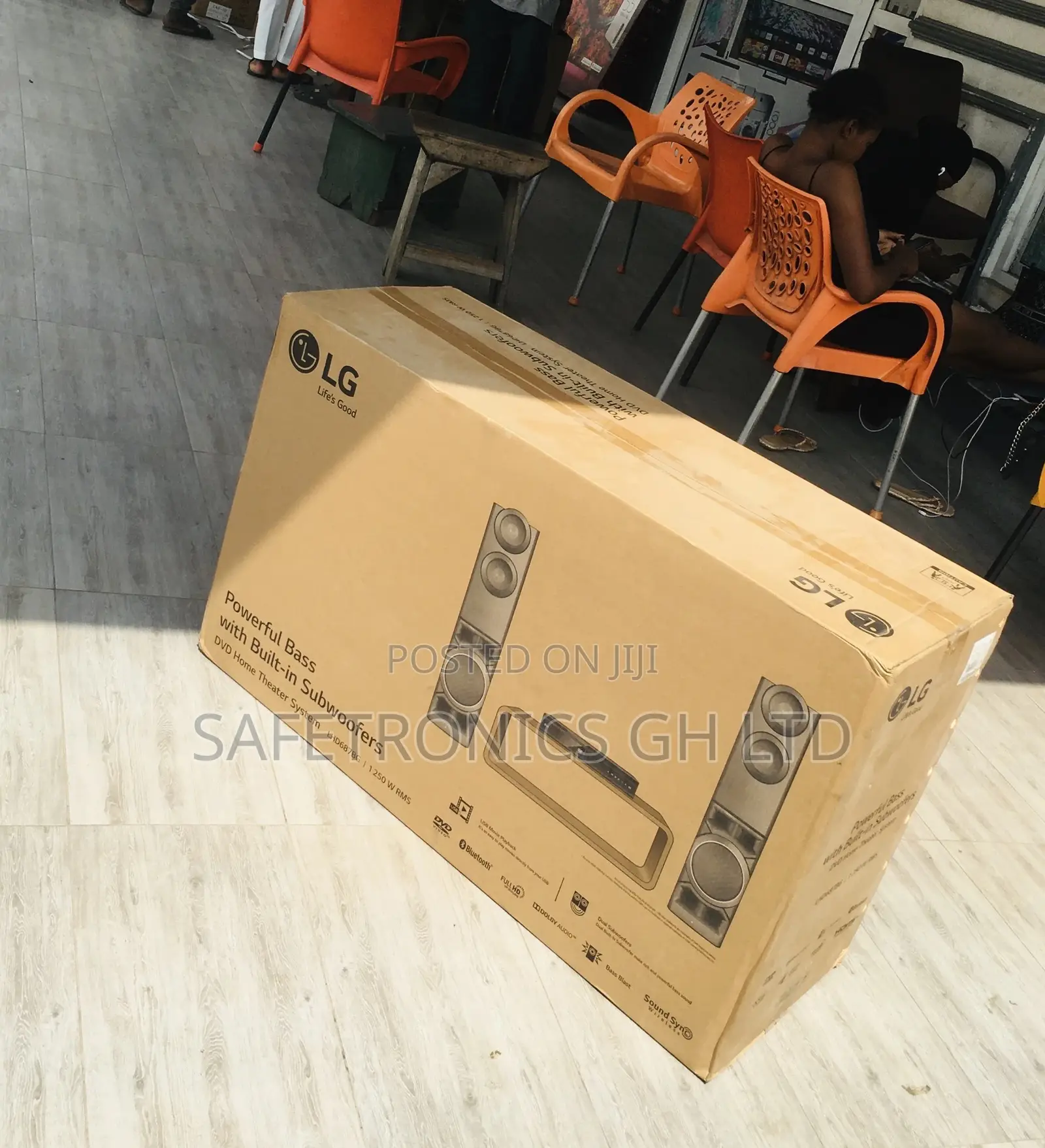 LG Black Electric LHD687 Wireless Bluetooth Speaker
