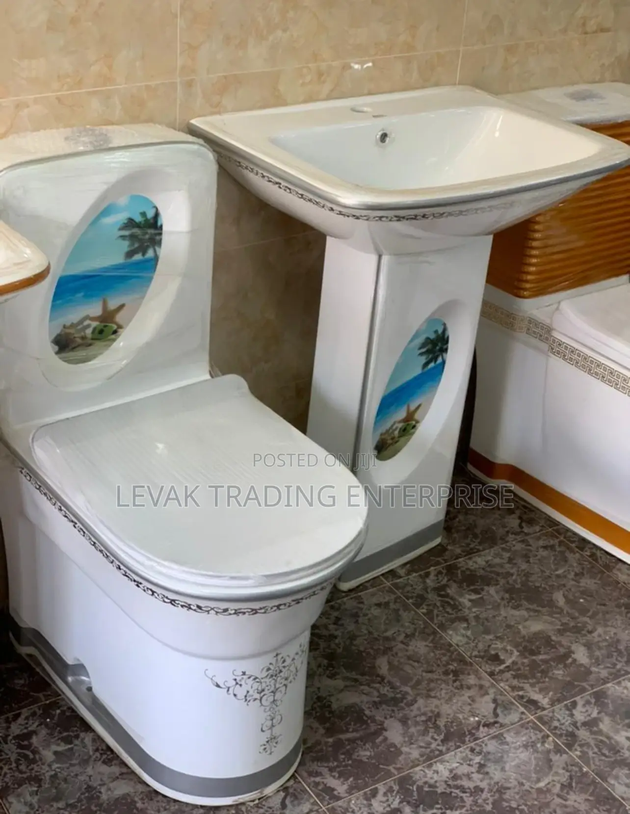 Gold Water Closet, Golden Toilet Seat