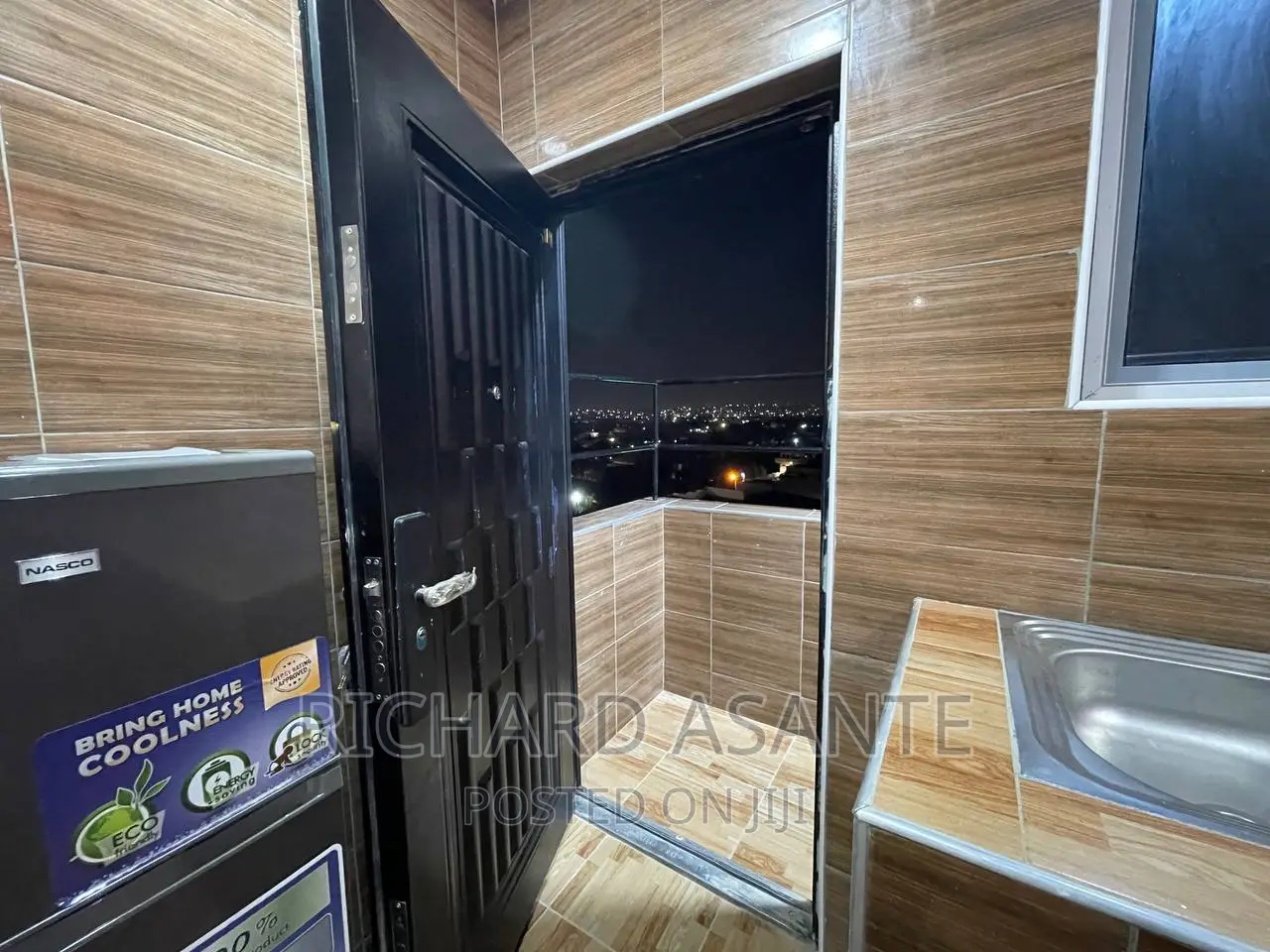 Executive Home With Waterheater for Short Stay at Pokuase