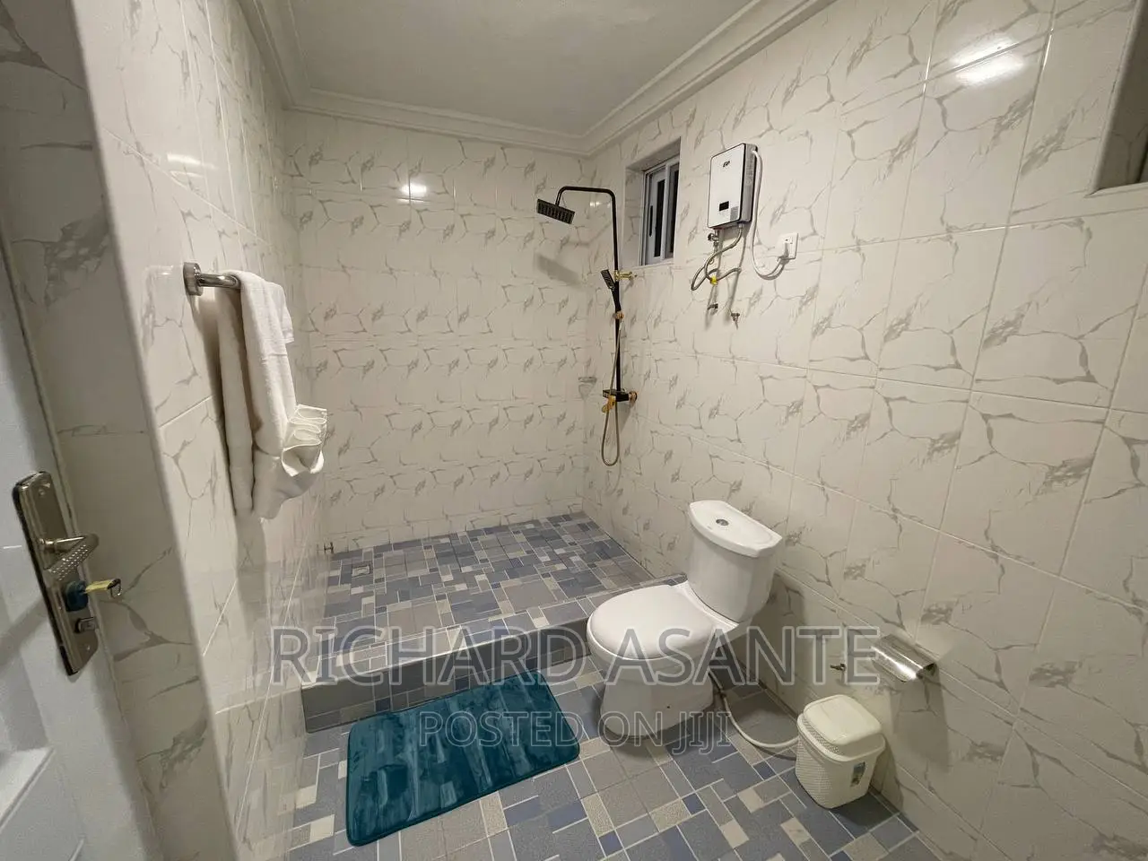Executive Home With Waterheater for Short Stay at Pokuase