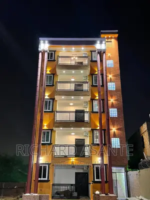 Executive Home With Waterheater for Short Stay at Pokuase