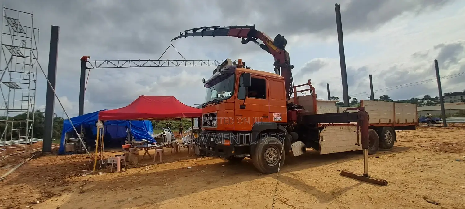 Self Loader Crane Trucks and Towing Trucks for Hiring