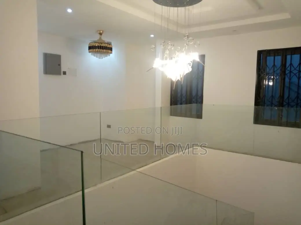 4bdrm House in Ashomang Estate for sale
