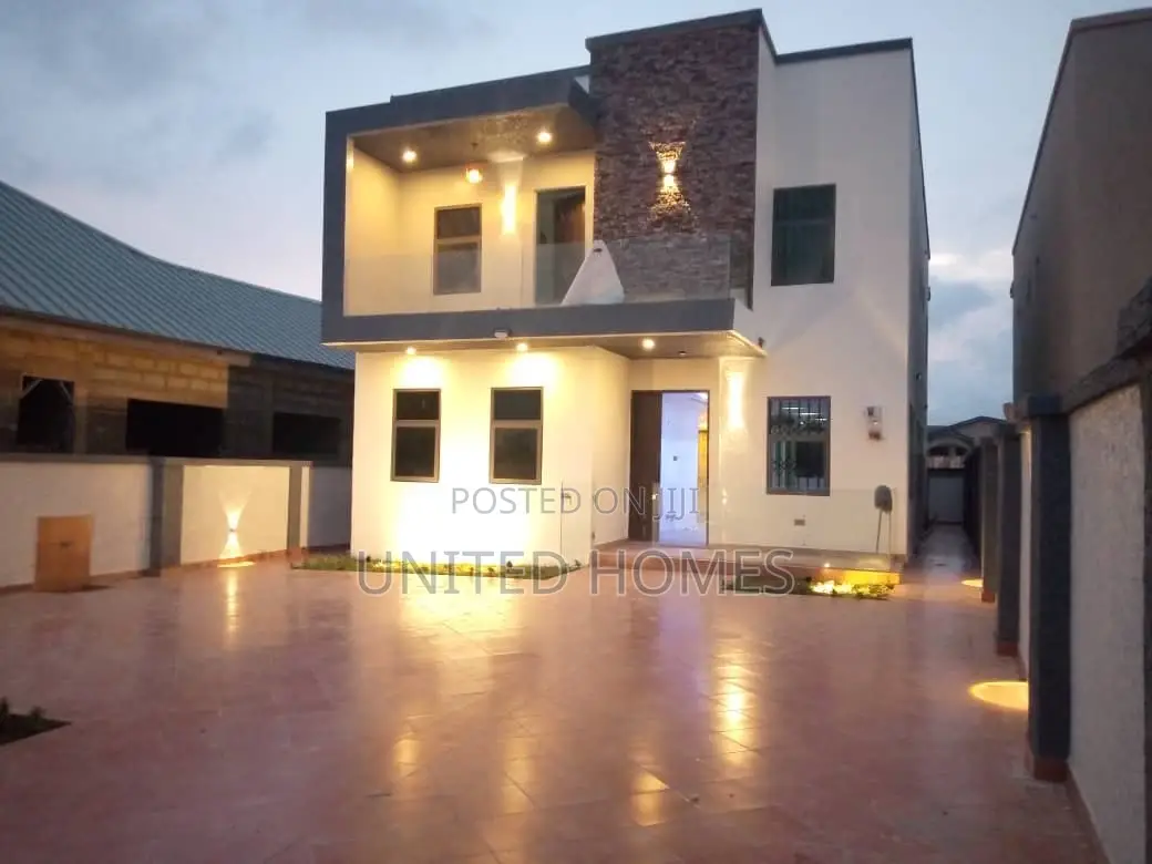 4bdrm House in Ashomang Estate for sale