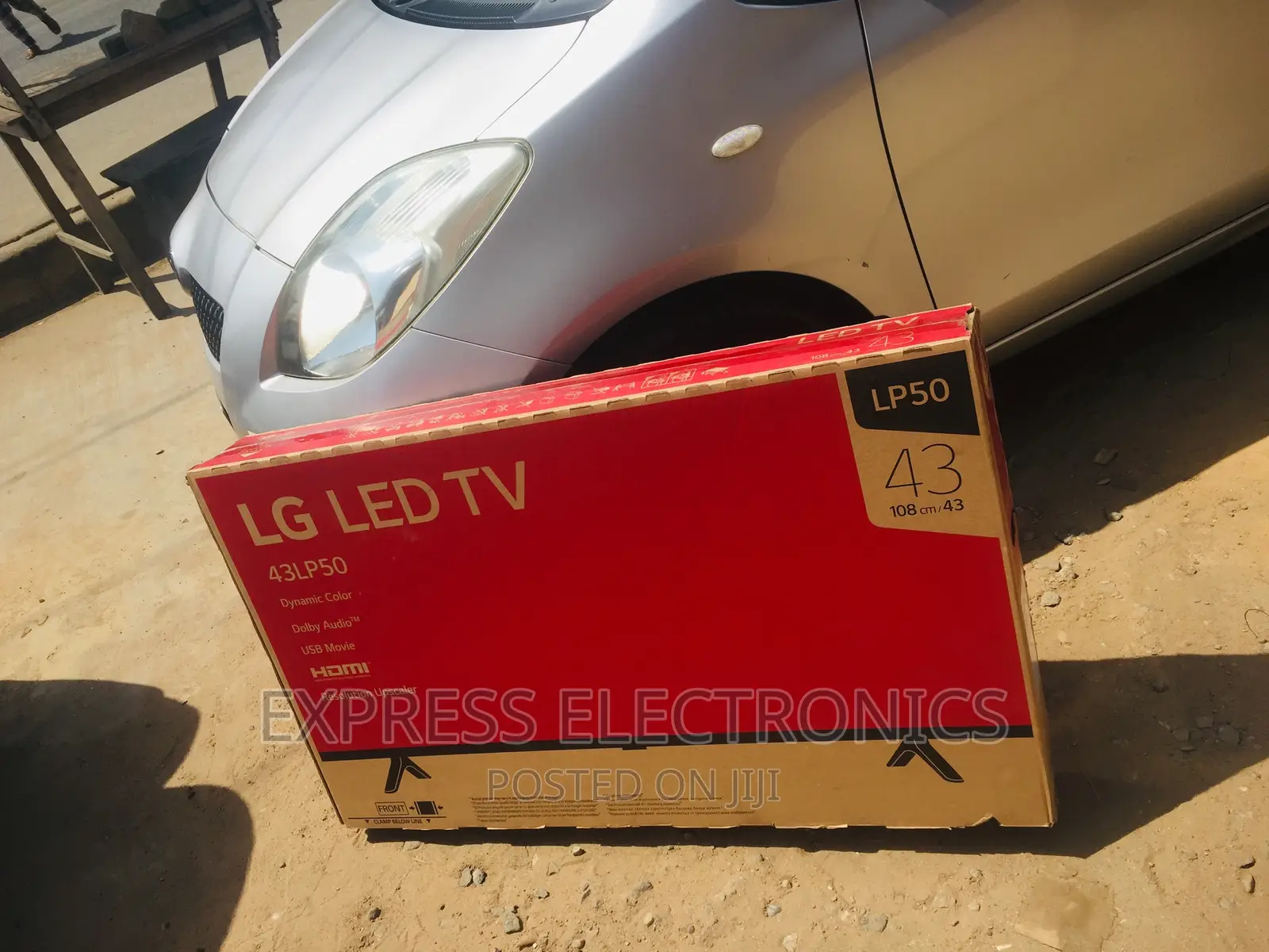 LG Glossy Sleek 43”LP5000