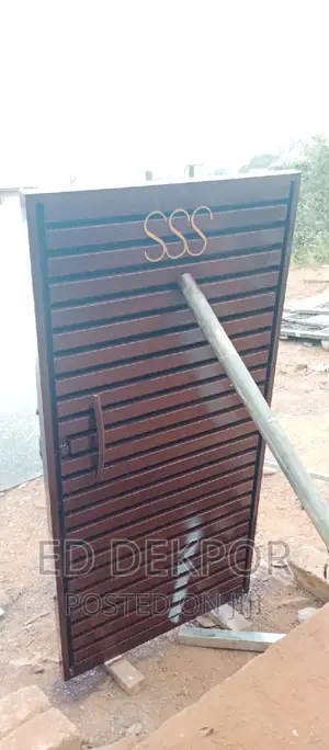 Entrance Back Small Gate