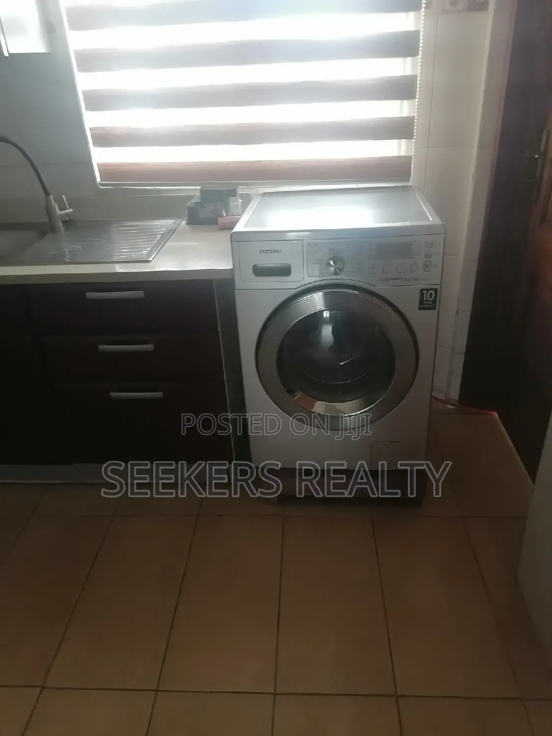 Furnished 3bdrm Apartment in Seekers Realty, Oxford Street for rent