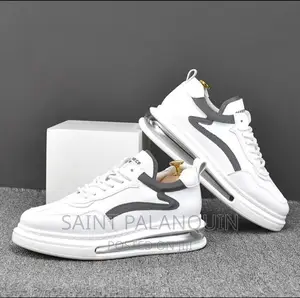 MC N NY Sneakers