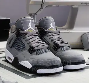 Jordan 4 Retro