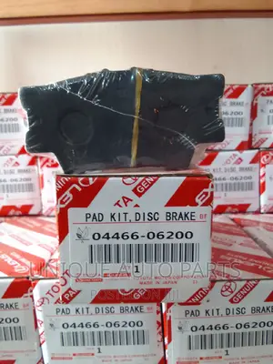 Toyota Lexus/ Matrix/ Camry/ Rav 04466-06200 Brake Pad