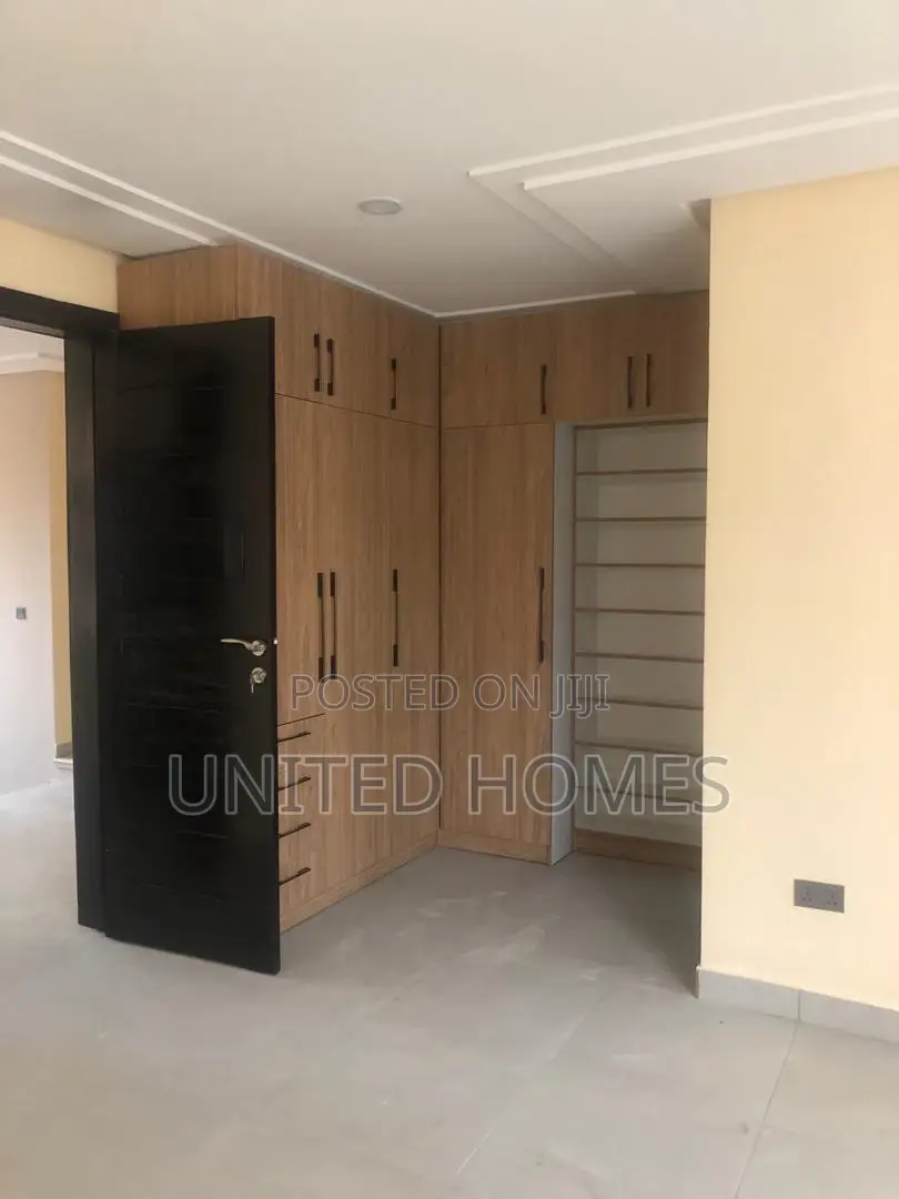 4bdrm House in Dzorwulu for rent