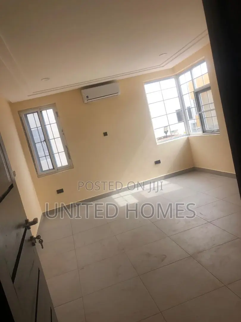 4bdrm House in Dzorwulu for rent