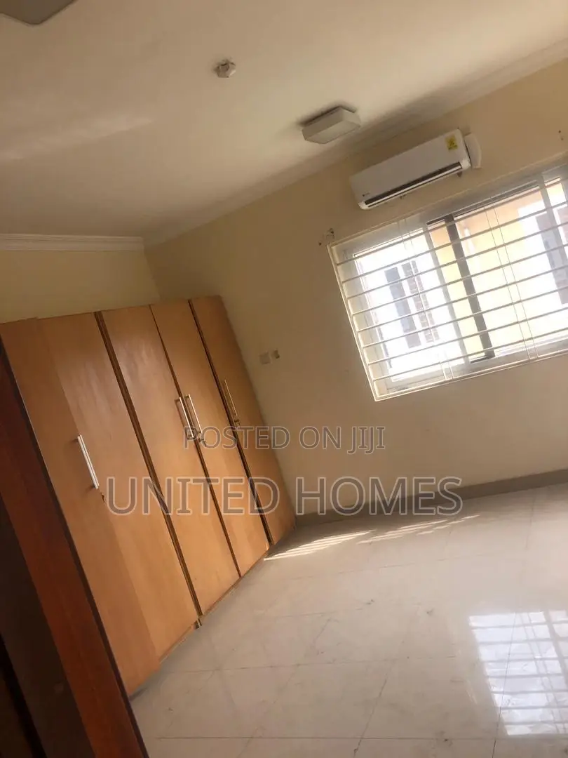 4bdrm House in Dzorwulu for rent