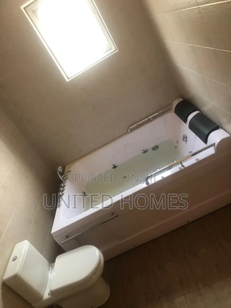 4bdrm House in Dzorwulu for rent