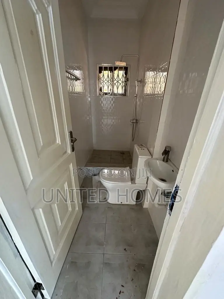 4bdrm House in Dzorwulu for rent
