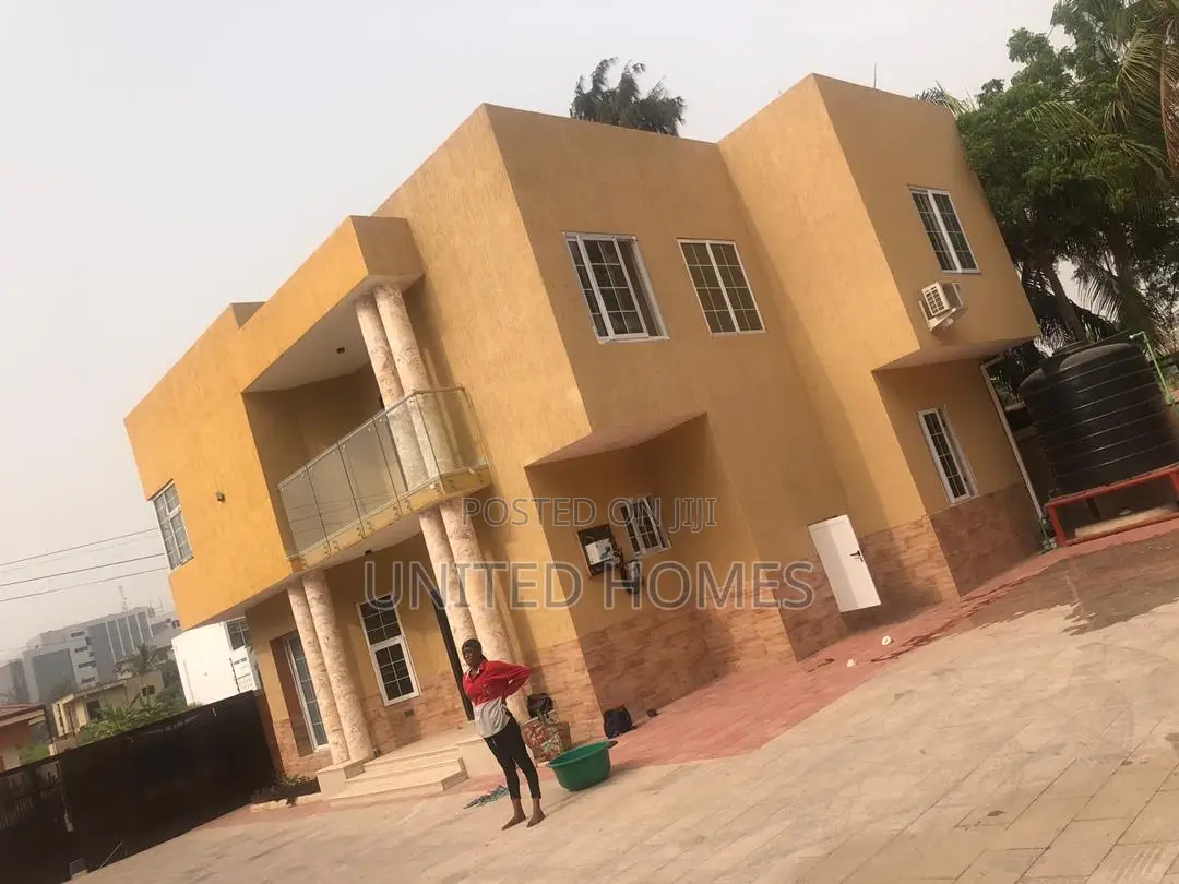 4bdrm House in Dzorwulu for rent