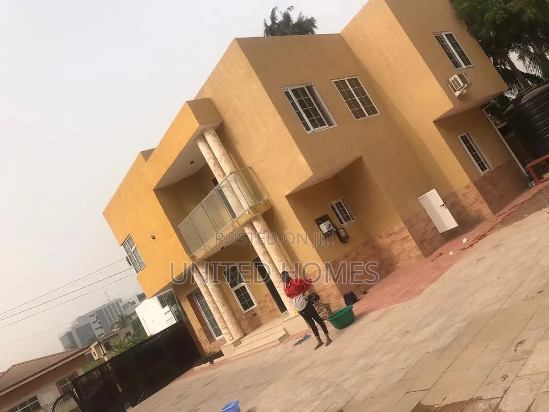 4bdrm House in Dzorwulu for rent