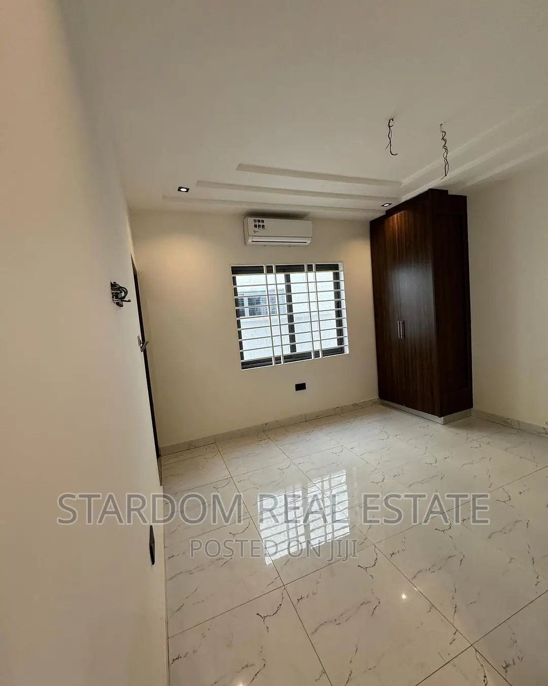 3bdrm Duplex in Lake Side Estate for sale