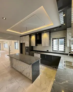 3bdrm Duplex in Lake Side Estate for sale