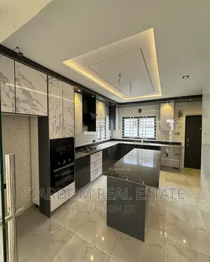 3bdrm Duplex in Lake Side Estate for sale