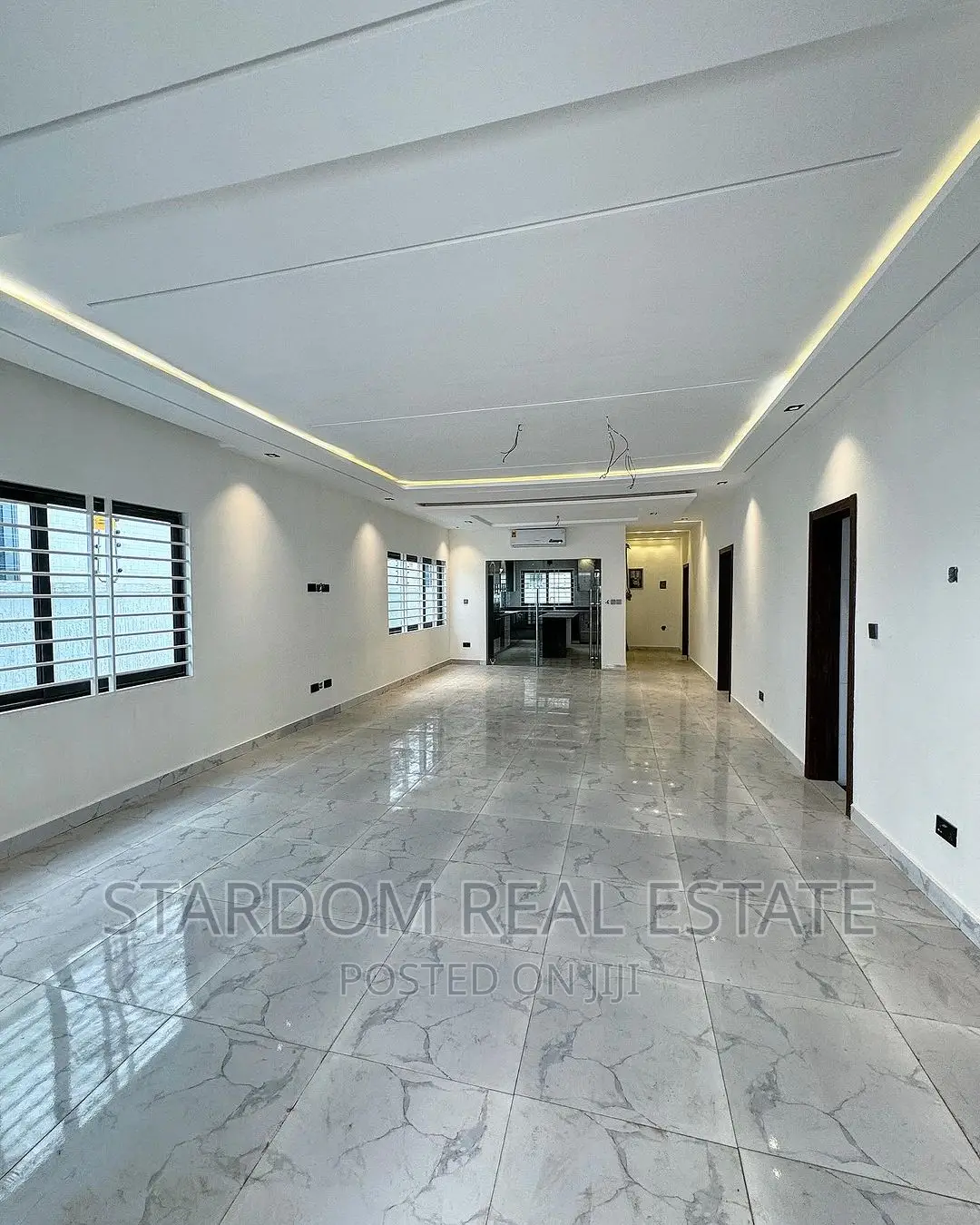 3bdrm Duplex in Lake Side Estate for sale