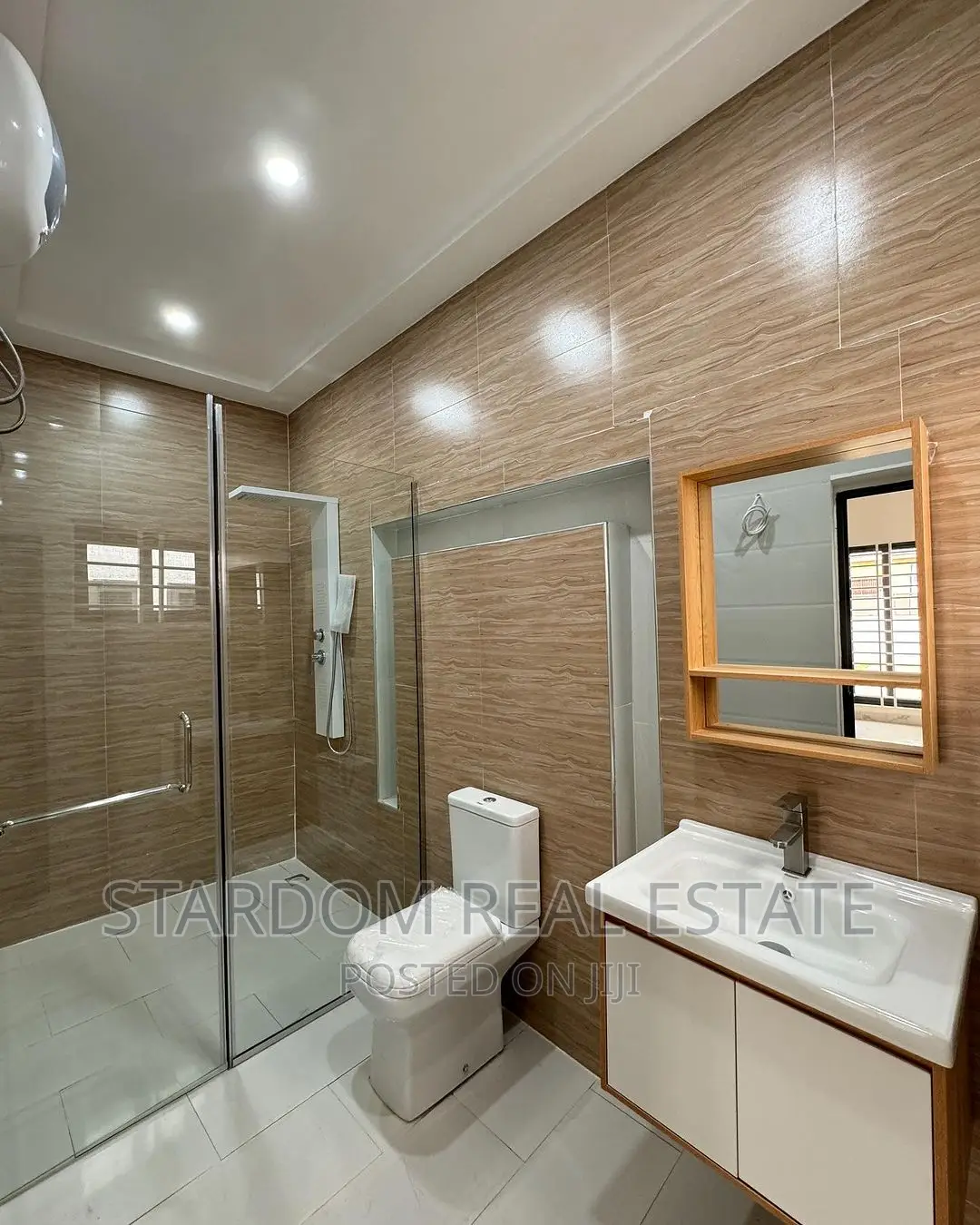 3bdrm Duplex in Lake Side Estate for sale