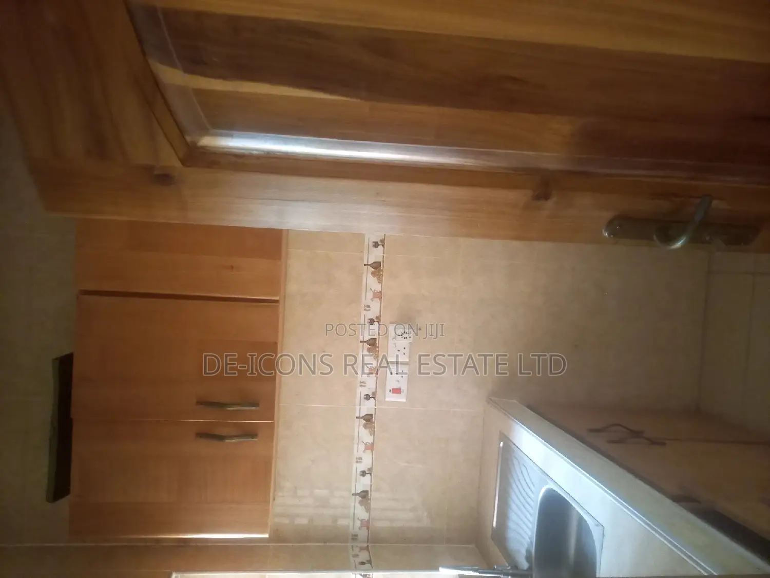 1bdrm Duplex in De-Icons Real Estate, Awutu Senya East Municipal