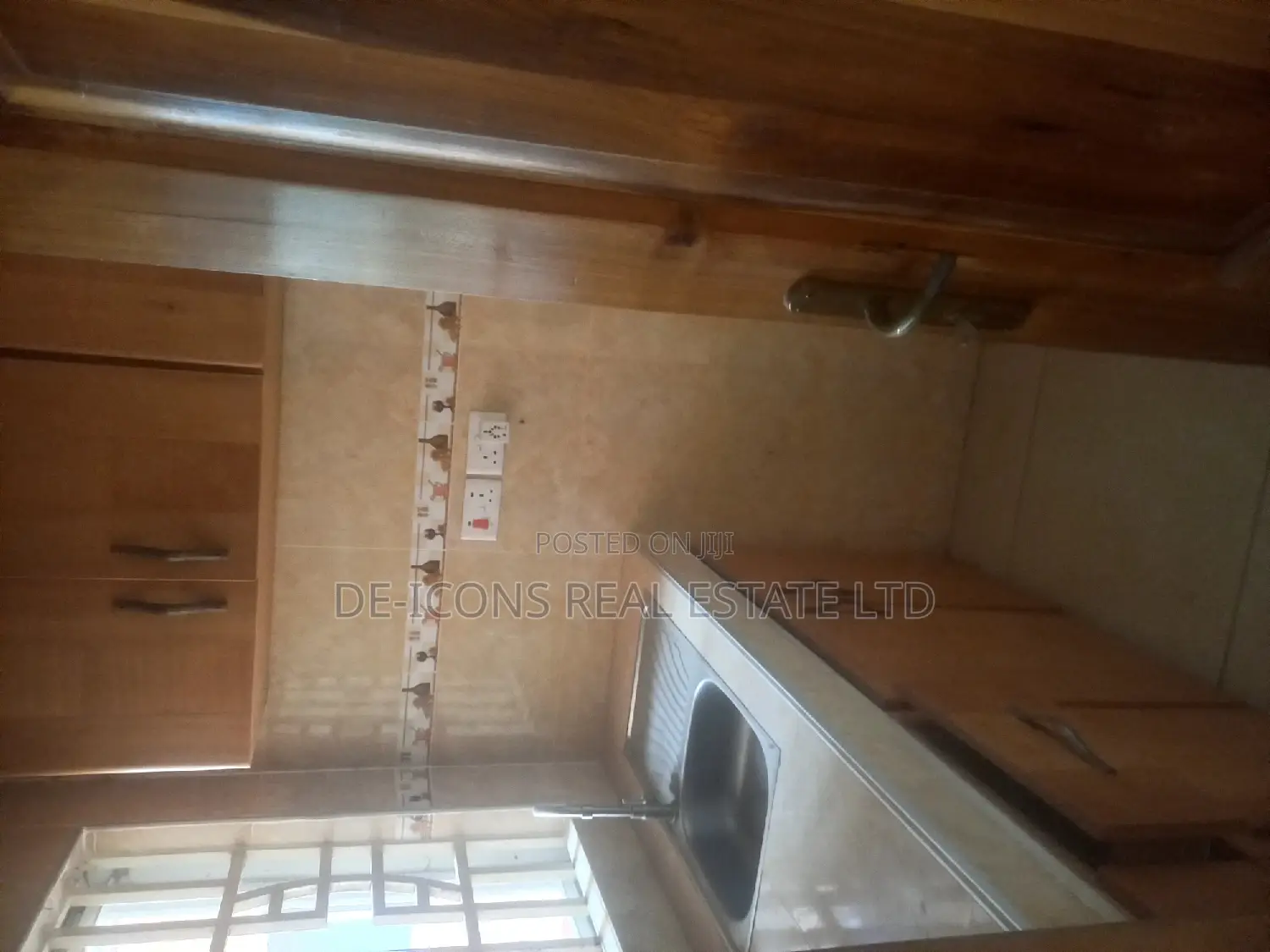 1bdrm Duplex in De-Icons Real Estate, Awutu Senya East Municipal