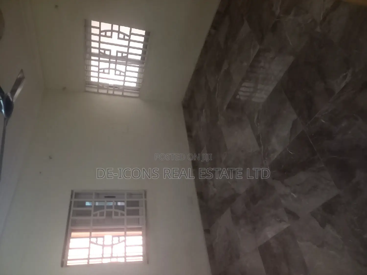 1bdrm Duplex in De-Icons Real Estate, Awutu Senya East Municipal