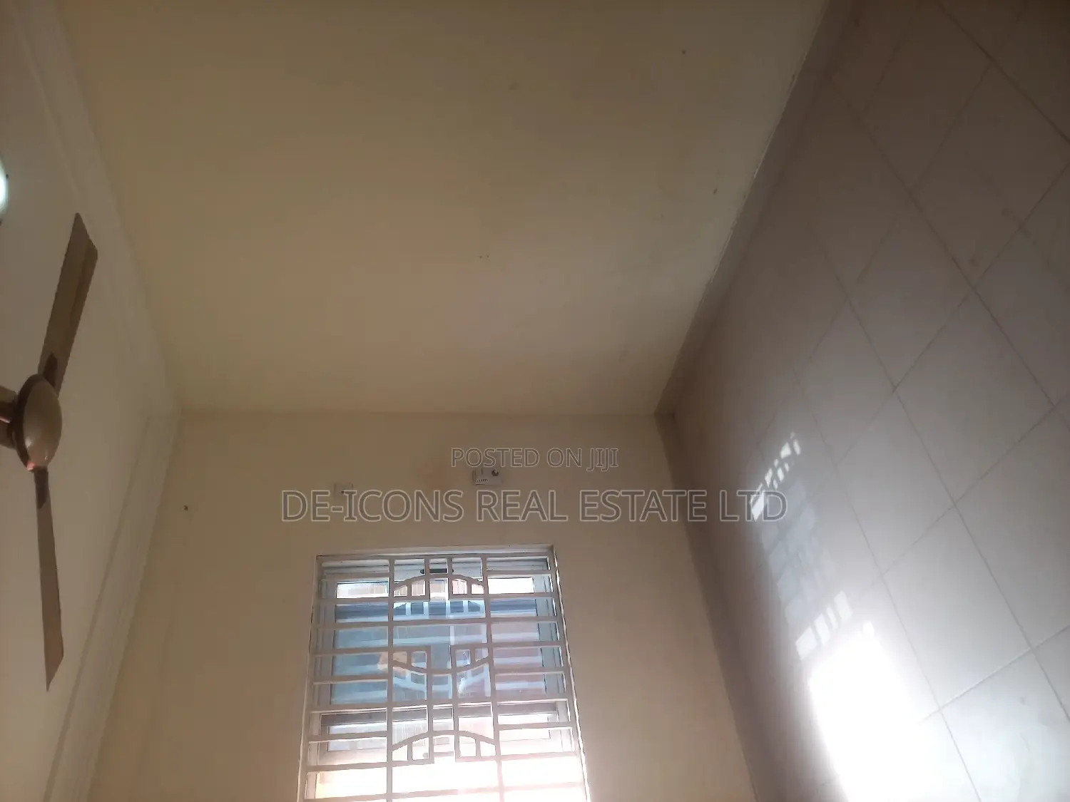 1bdrm Duplex in De-Icons Real Estate, Awutu Senya East Municipal