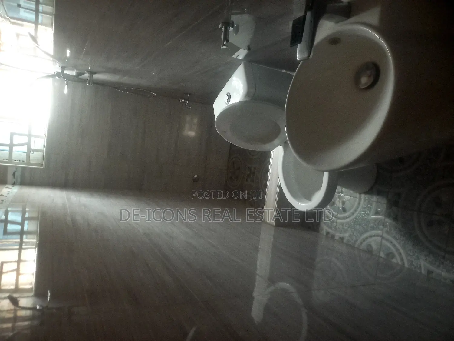 1bdrm Duplex in De-Icons Real Estate, Awutu Senya East Municipal